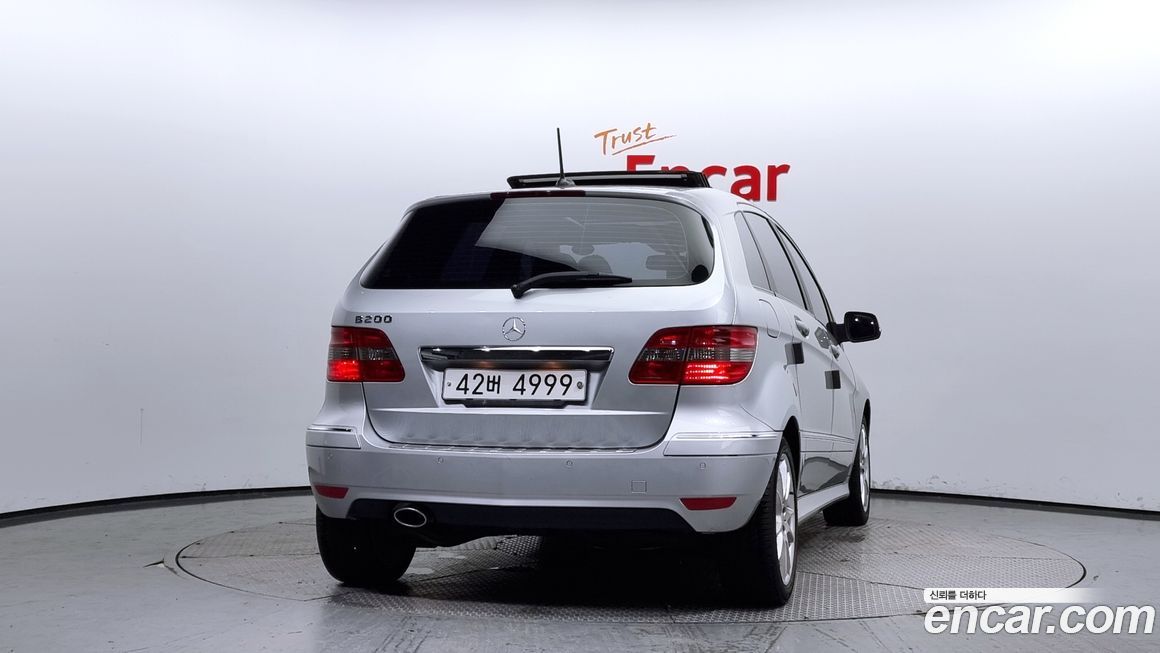 Mercedes-Benz B-Class 2011