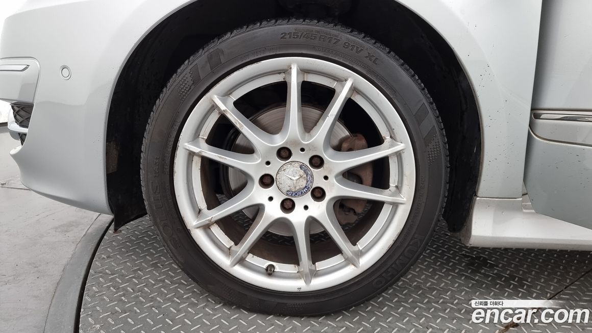 Mercedes-Benz B-Class 2011