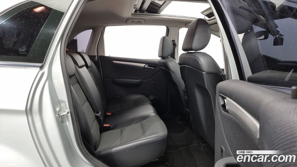 Mercedes-Benz B-Class 2011