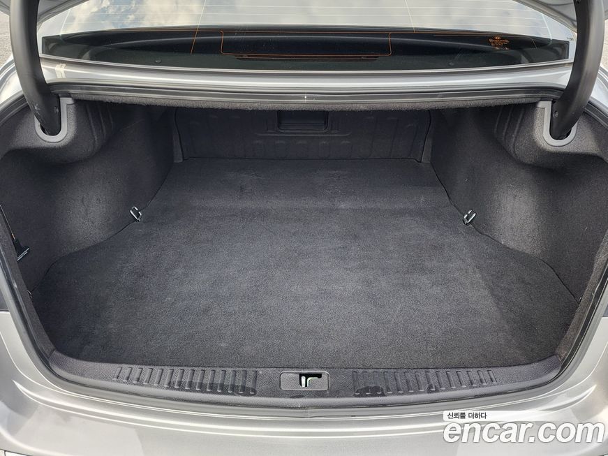 Hyundai Genesis 2012