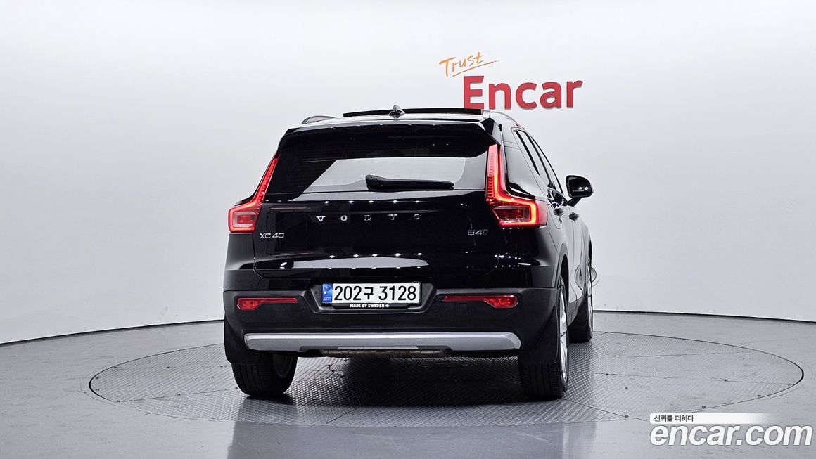 Volvo XC40 2021