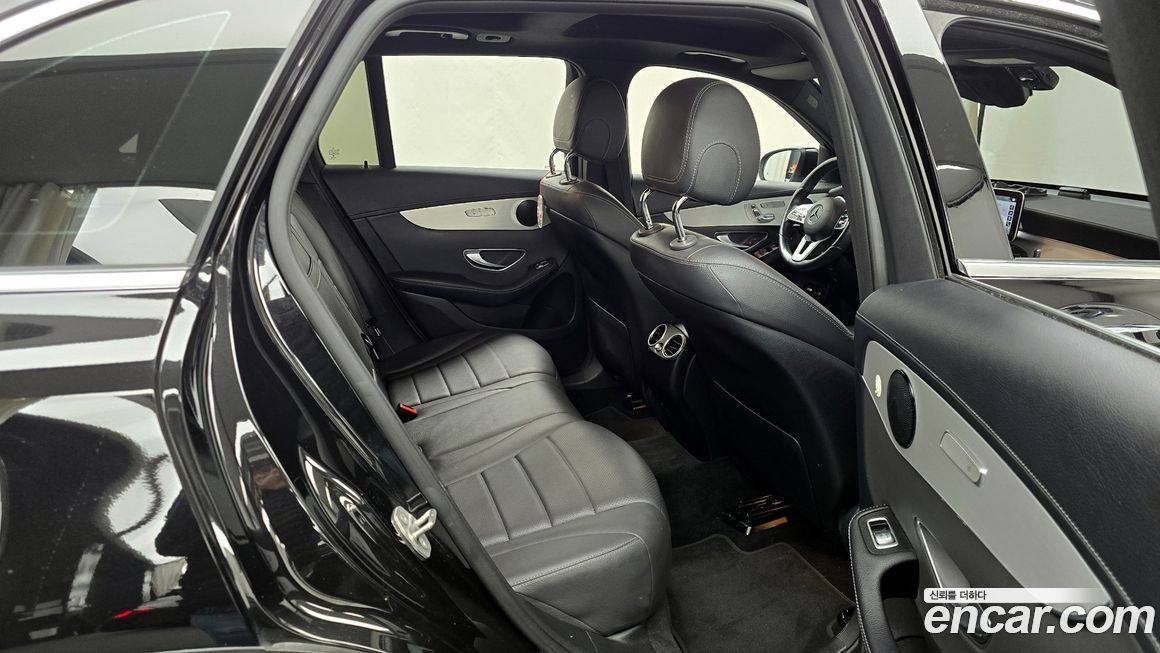 Mercedes-Benz GLC-Class 2021