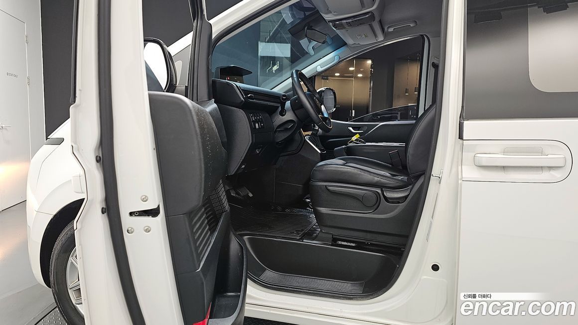 Hyundai Staria 2023