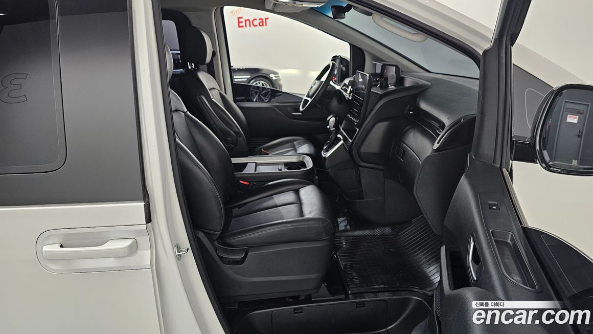 Hyundai Staria 2023