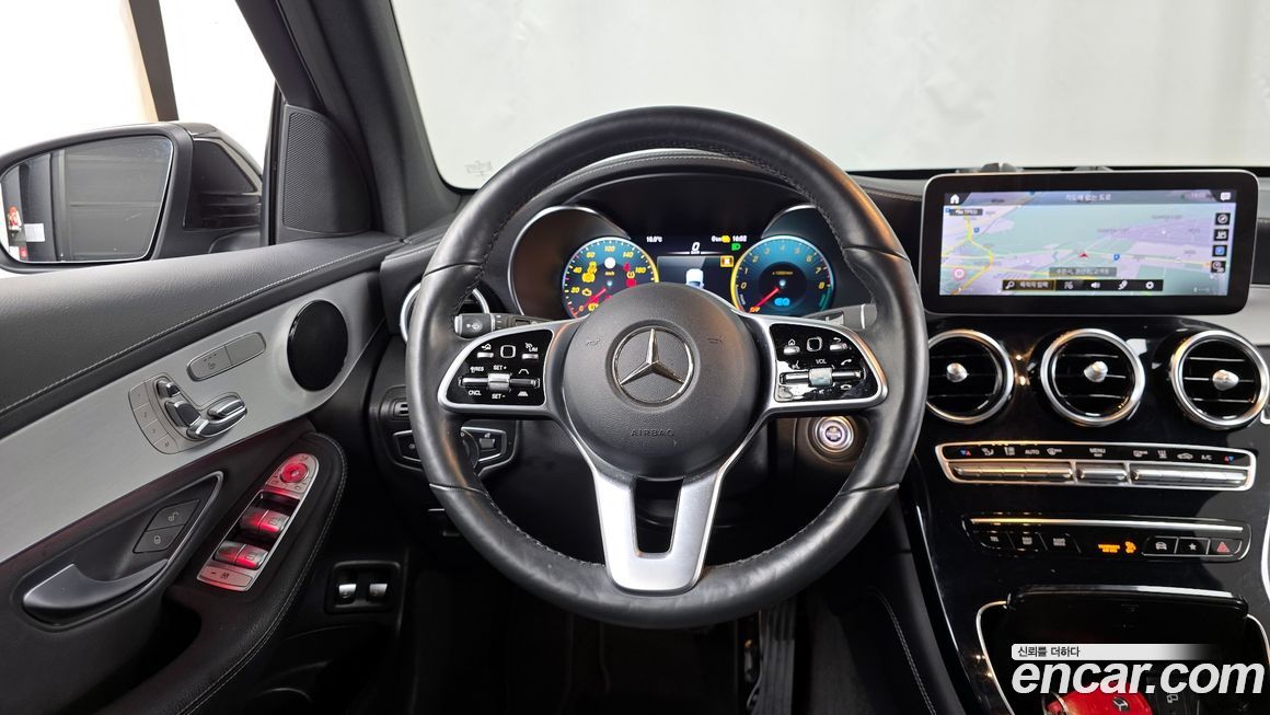 Mercedes-Benz GLC-Class 2021