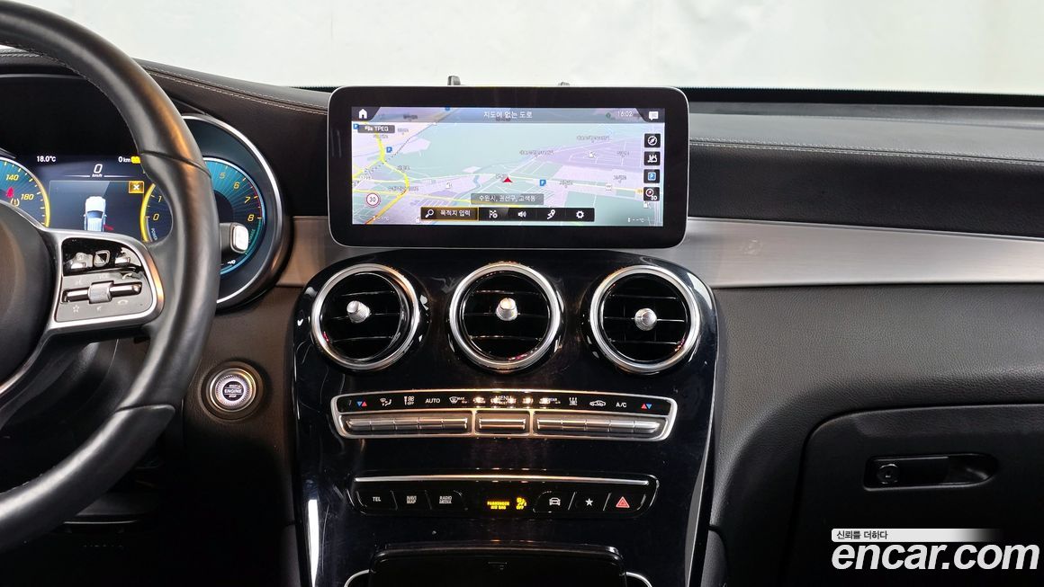 Mercedes-Benz GLC-Class 2021