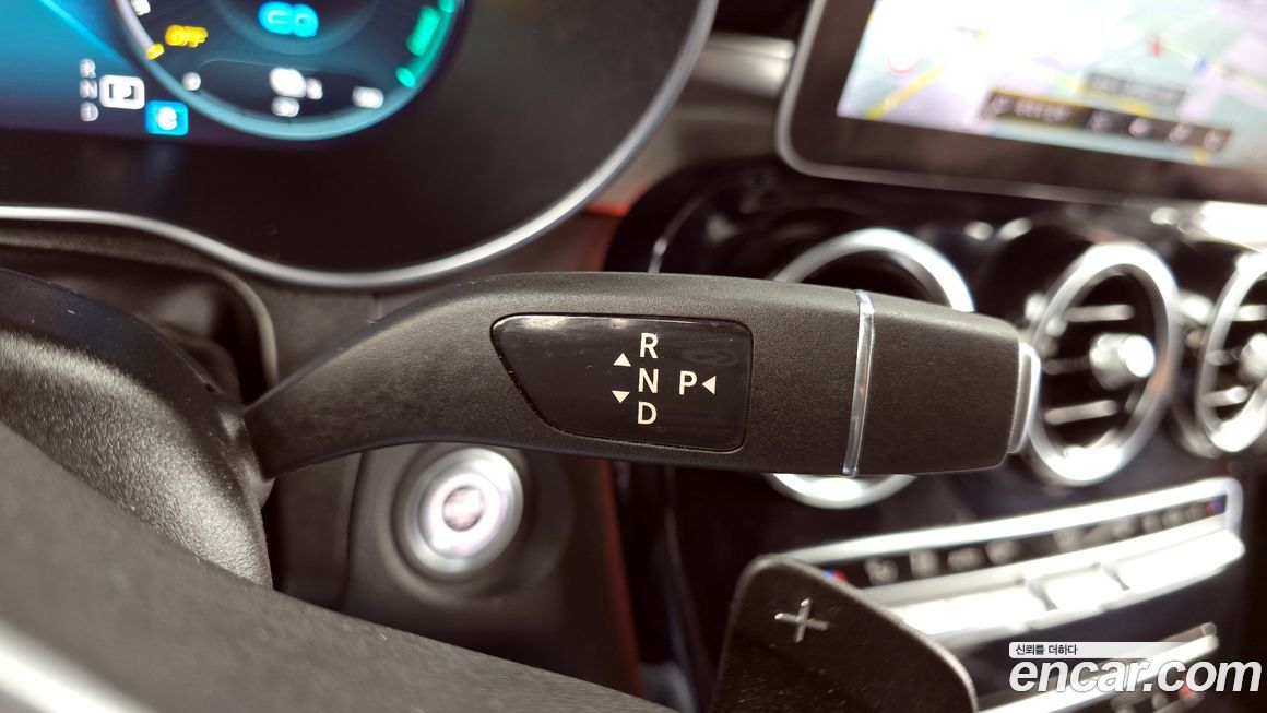 Mercedes-Benz GLC-Class 2021