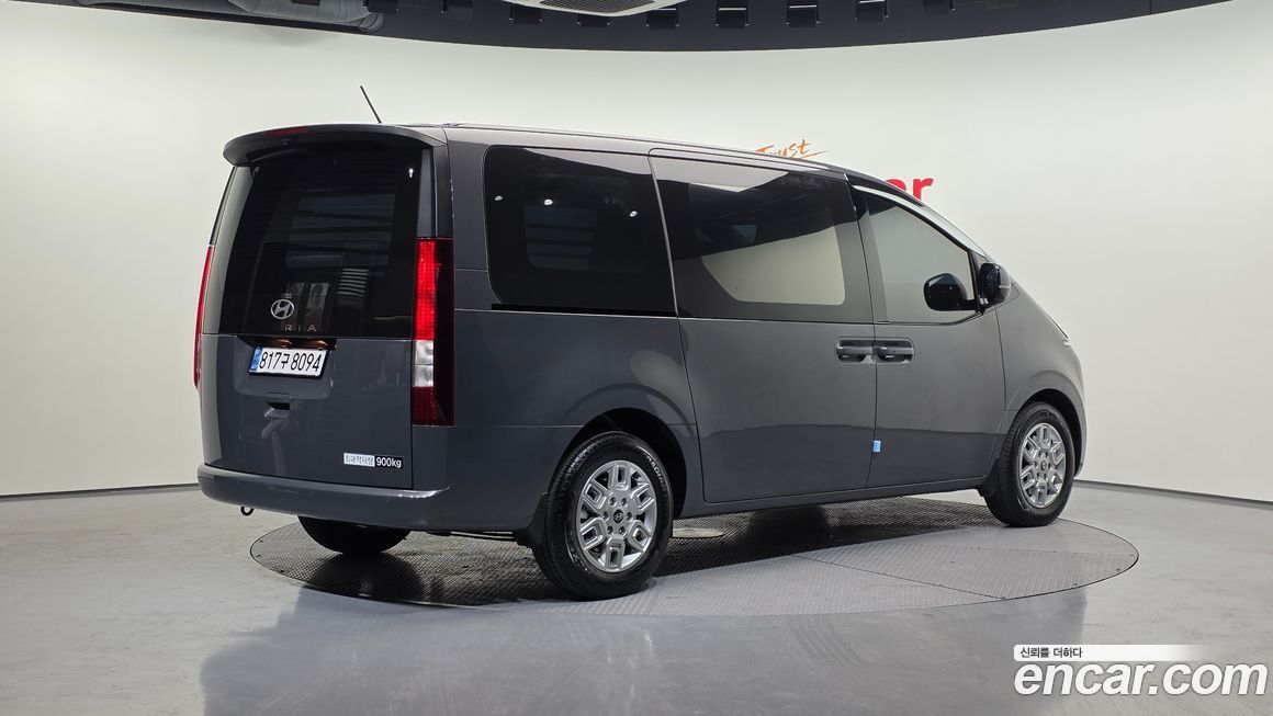 Hyundai Staria 2025