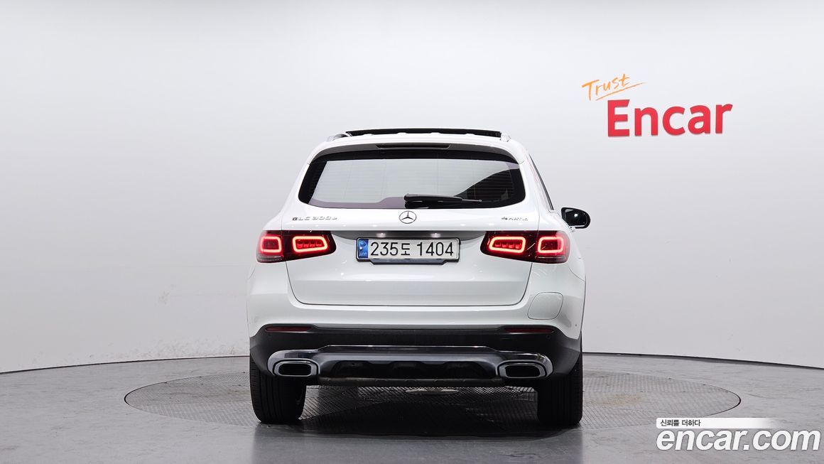 Mercedes-Benz GLC-Class 2021