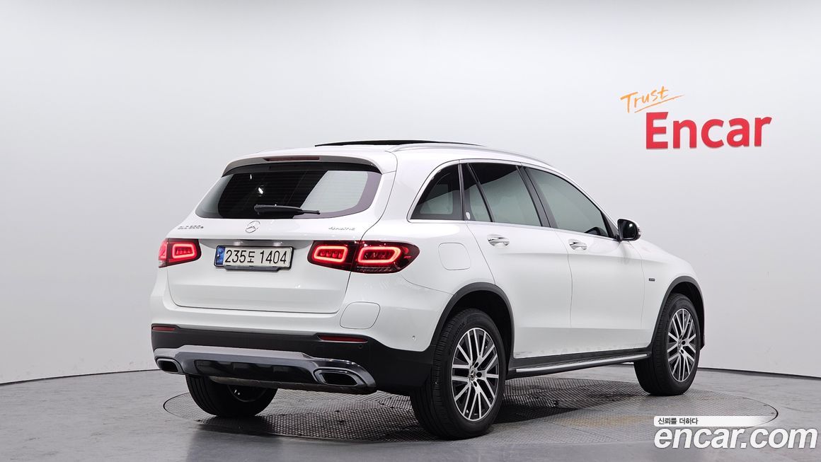 Mercedes-Benz GLC-Class 2021