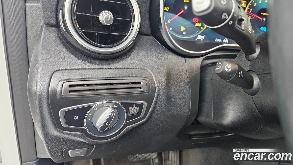 Mercedes-Benz GLC-Class 2021