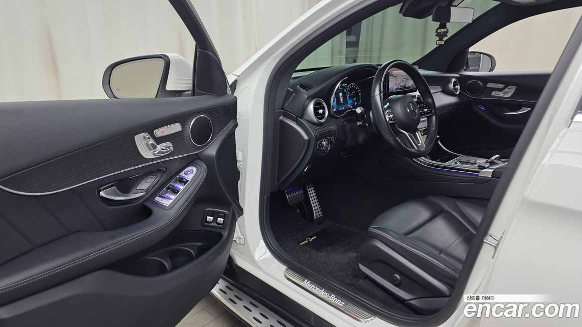 Mercedes-Benz GLC-Class 2021