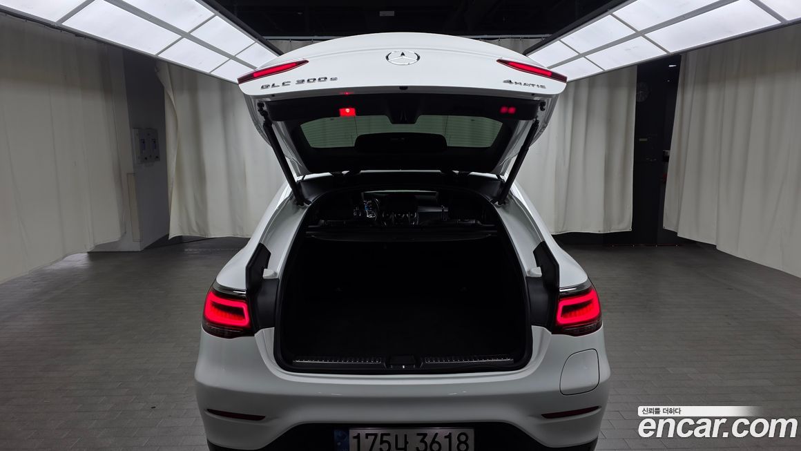 Mercedes-Benz GLC-Class 2021