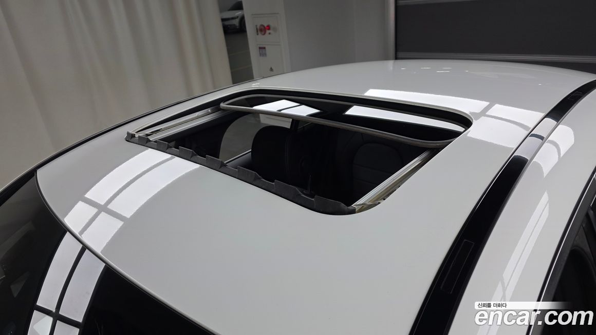 Mercedes-Benz GLC-Class 2021