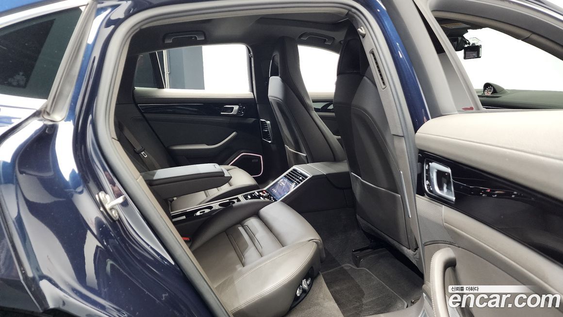 Porsche Panamera 2019