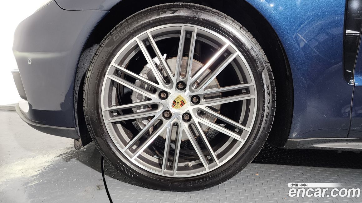 Porsche Panamera 2019