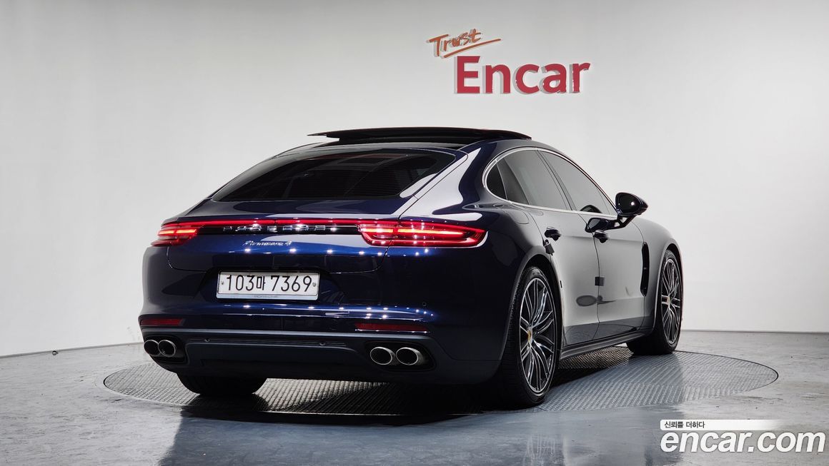 Porsche Panamera 2019