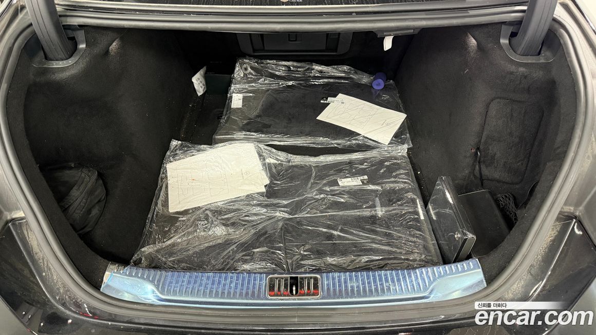 Mercedes-Benz S-Class 2021