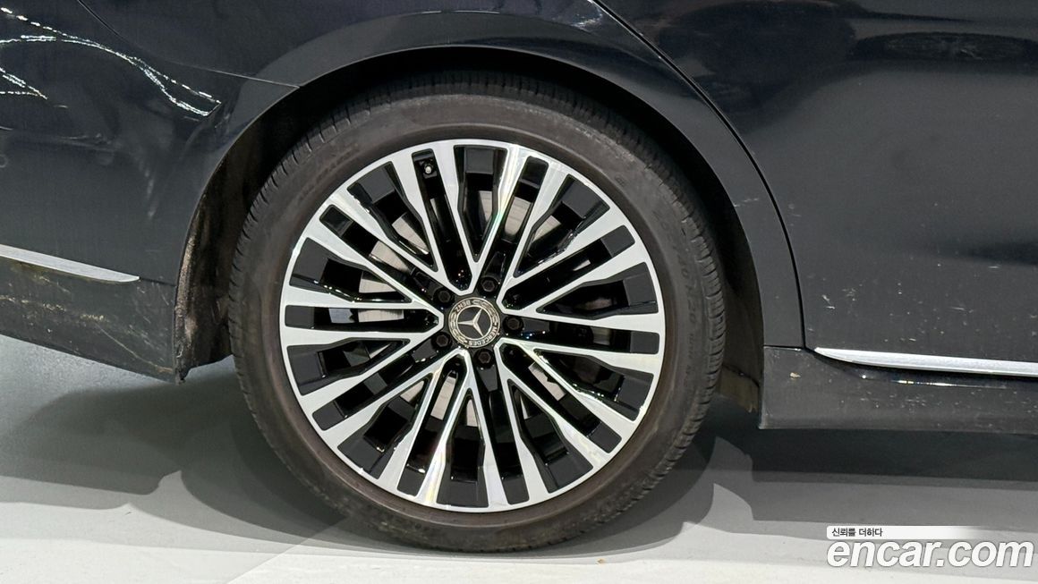 Mercedes-Benz S-Class 2021