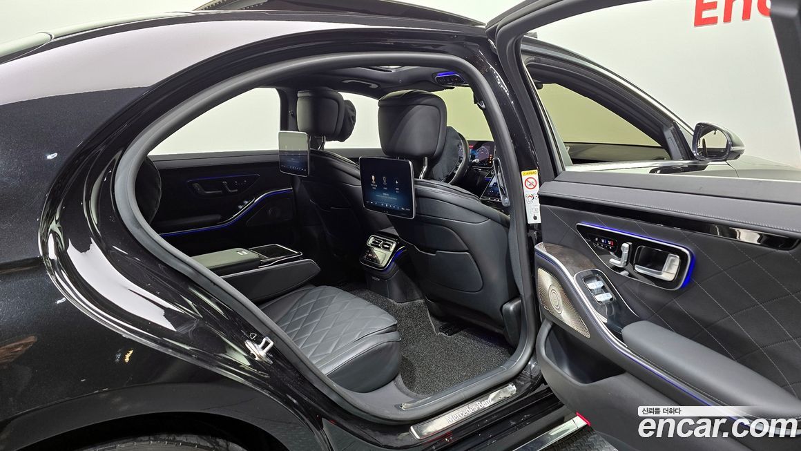 Mercedes-Benz S-Class 2023