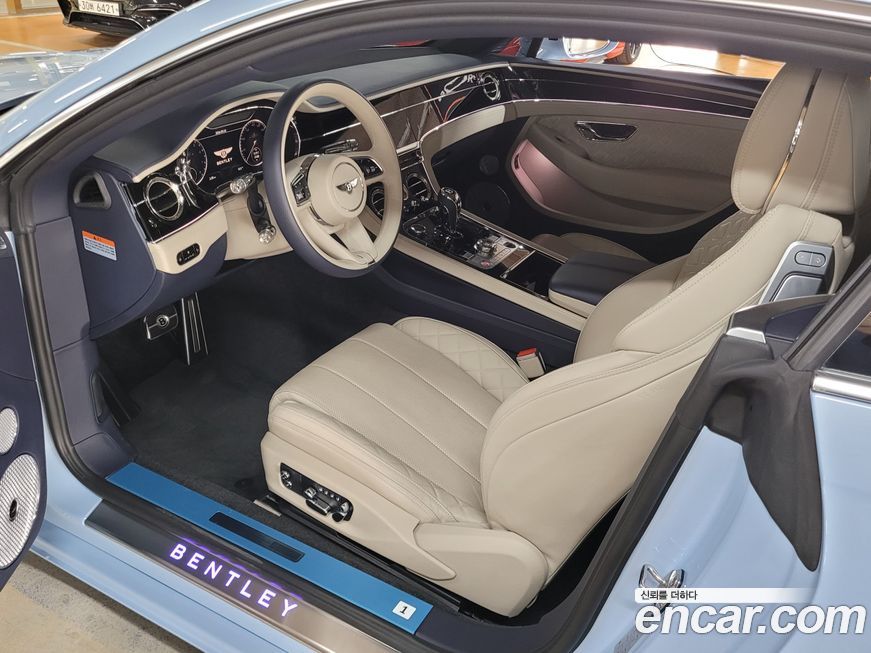 Bentley Continental 2021