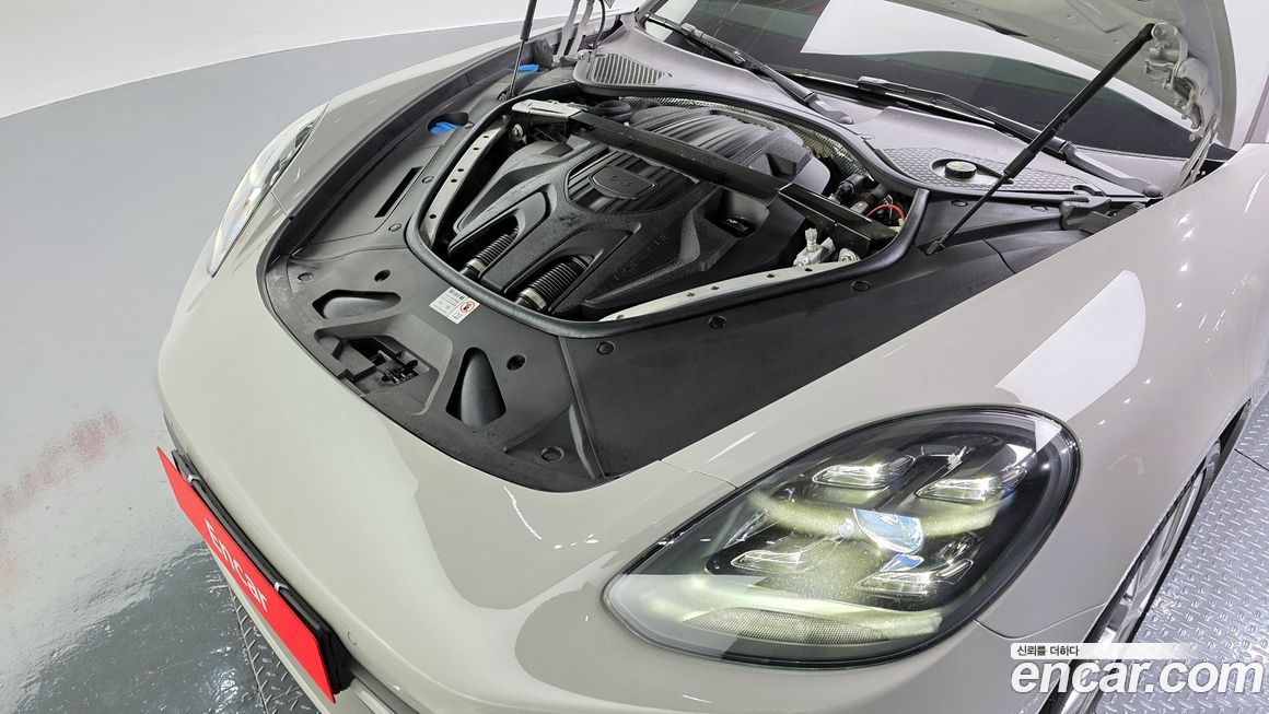 Porsche Panamera 2023