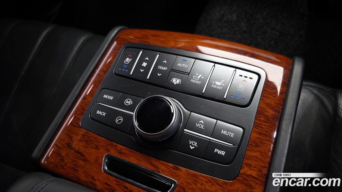 Hyundai Equus 2011