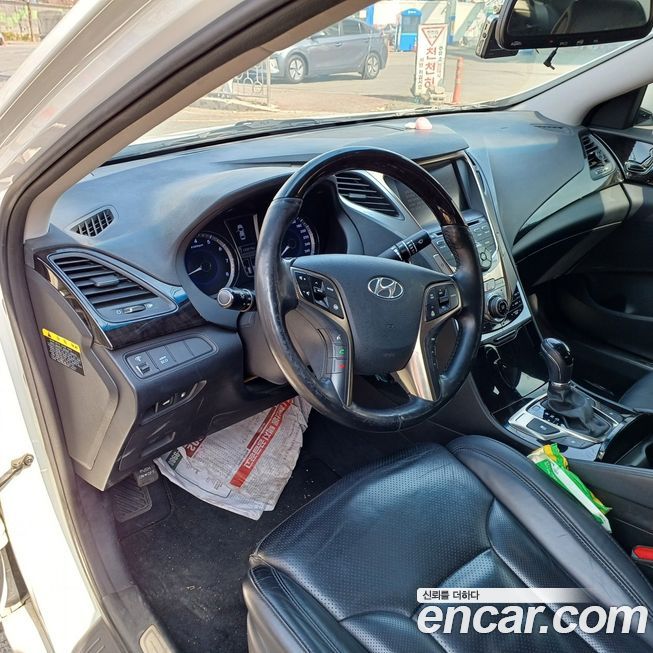 Hyundai Grandeur 2012