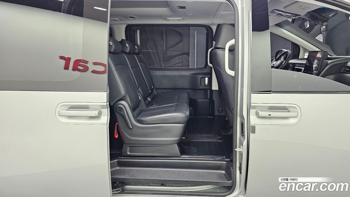 Hyundai Staria 2025