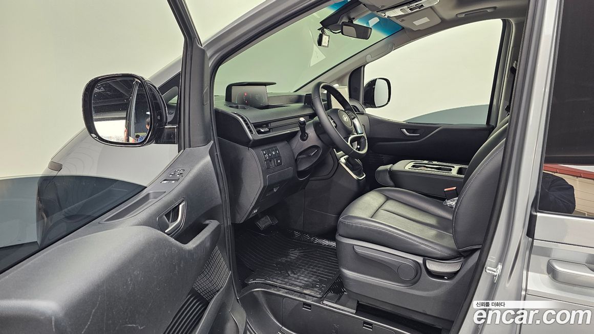 Hyundai Staria 2025