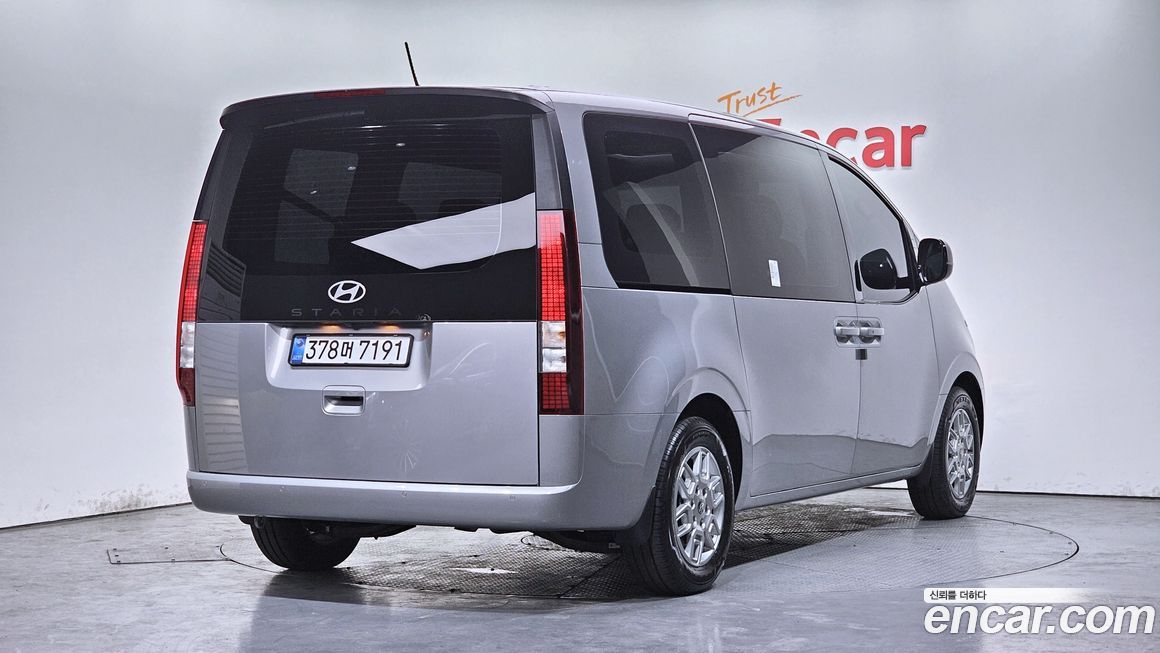 Hyundai Staria 2025