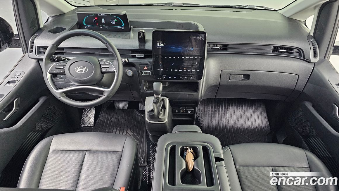 Hyundai Staria 2025