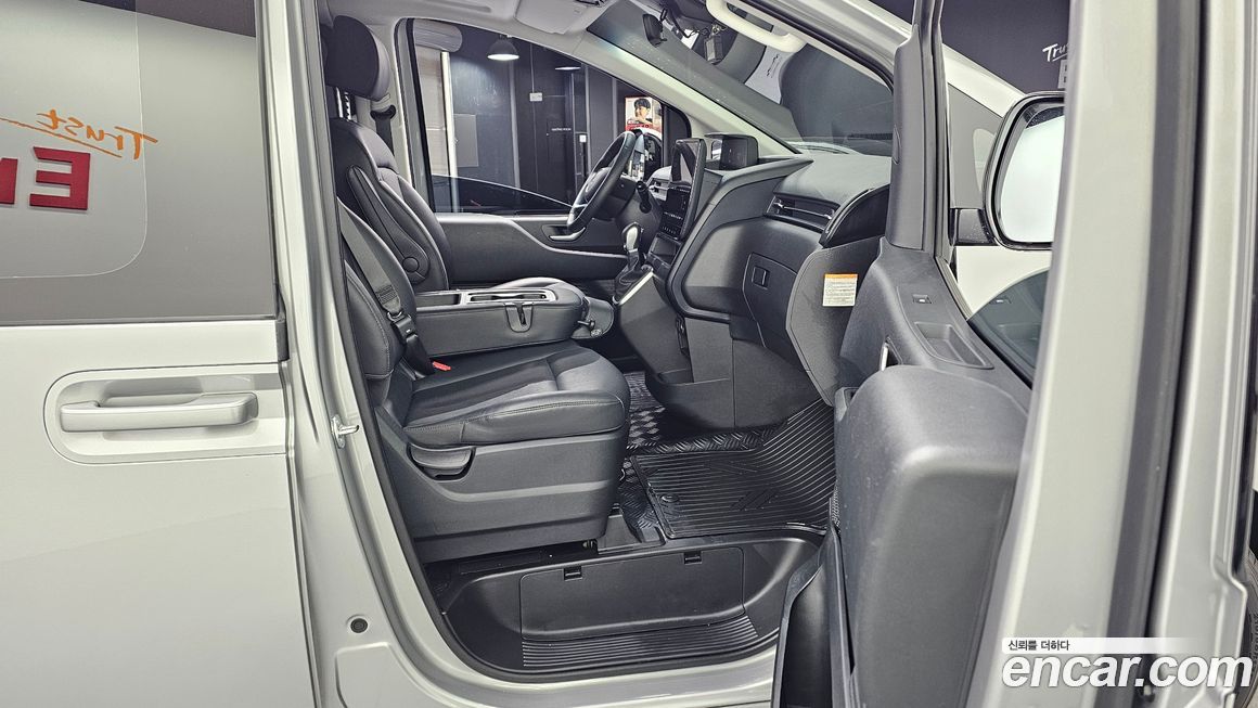 Hyundai Staria 2025