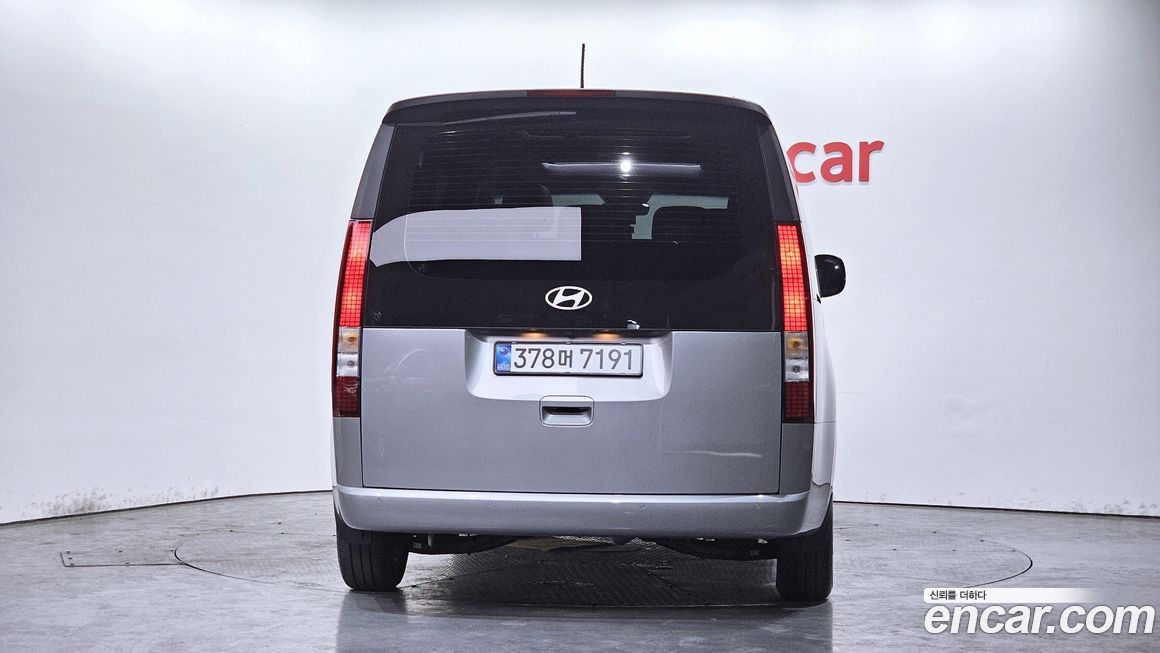 Hyundai Staria 2025