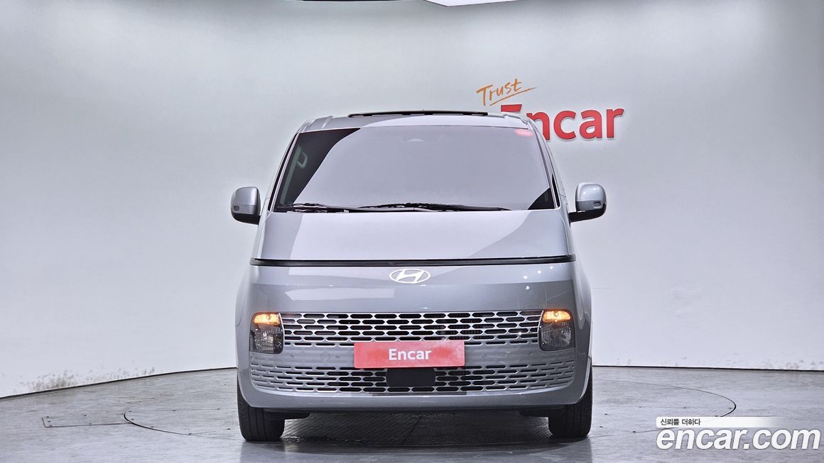 Hyundai Staria 2025