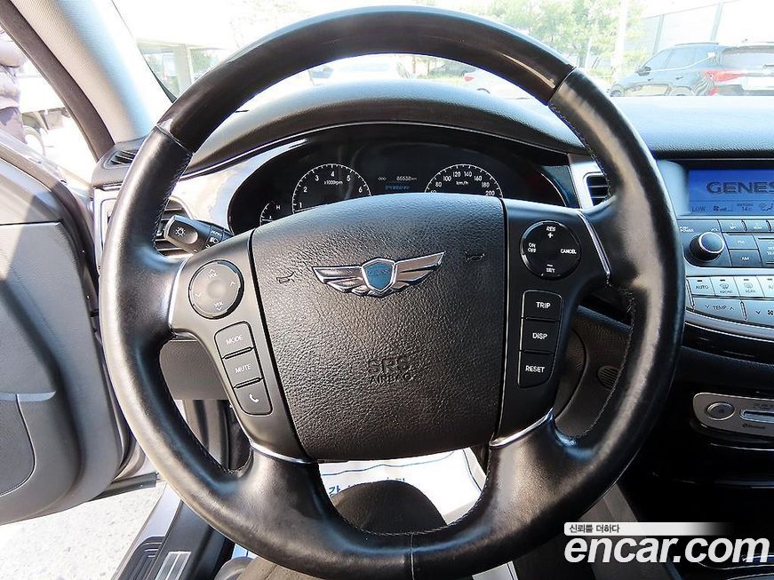 Hyundai Genesis 2012