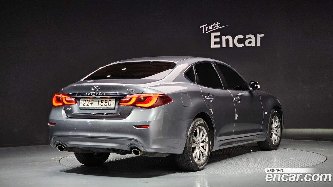 Infiniti Q70 2017