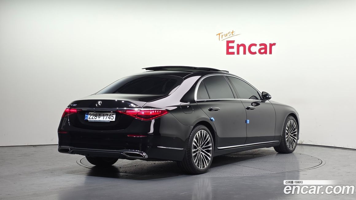 Mercedes-Benz S-Class 2021