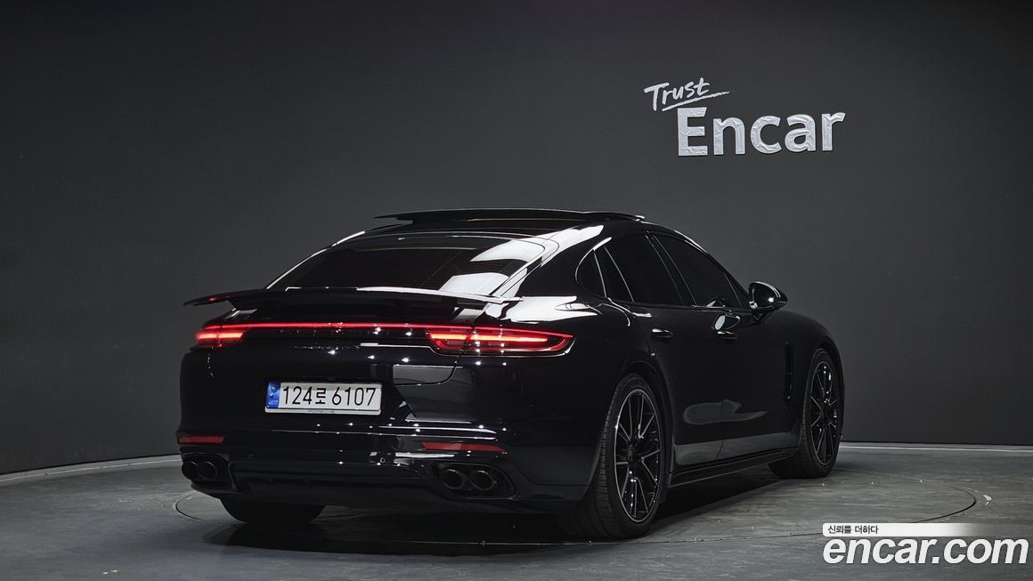 Porsche Panamera 2020