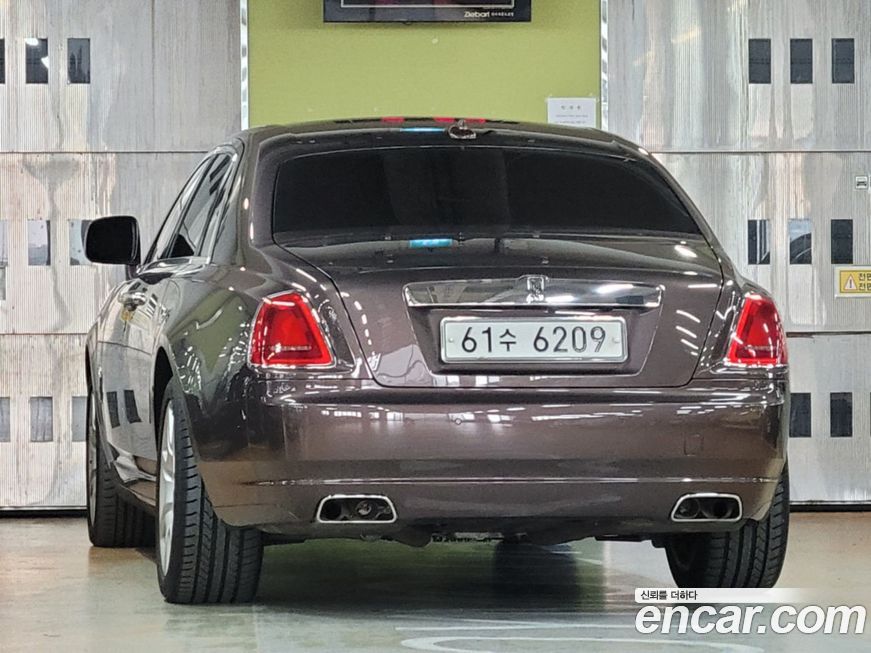 Rolls-Royce Ghost 2010