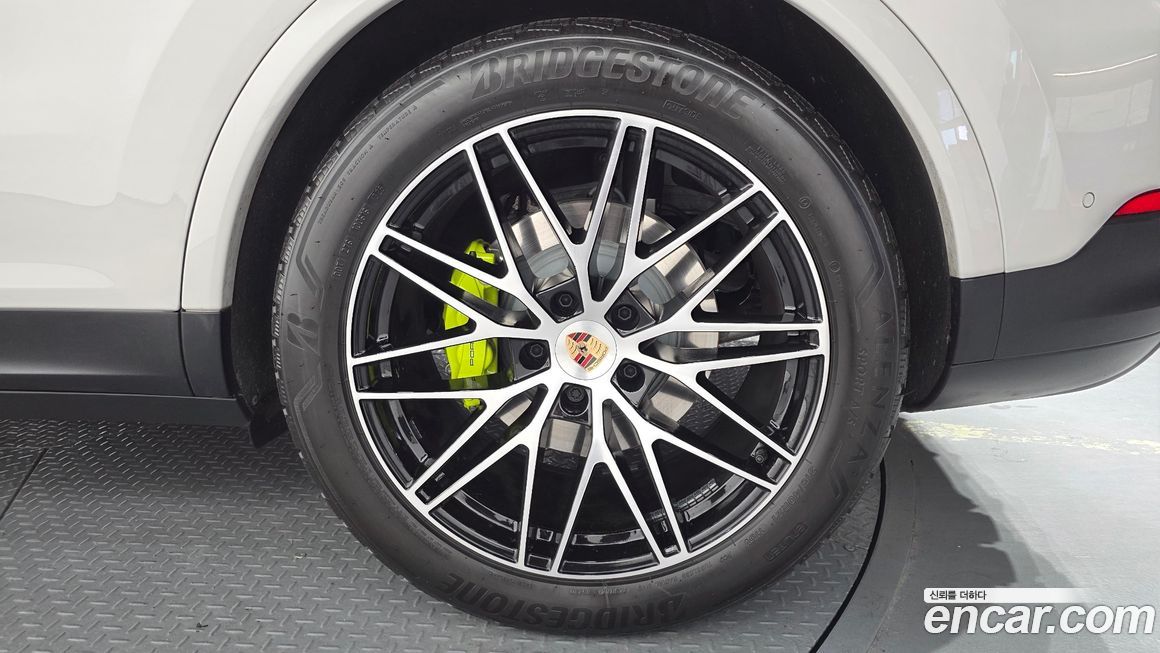 Porsche Cayenne 2025