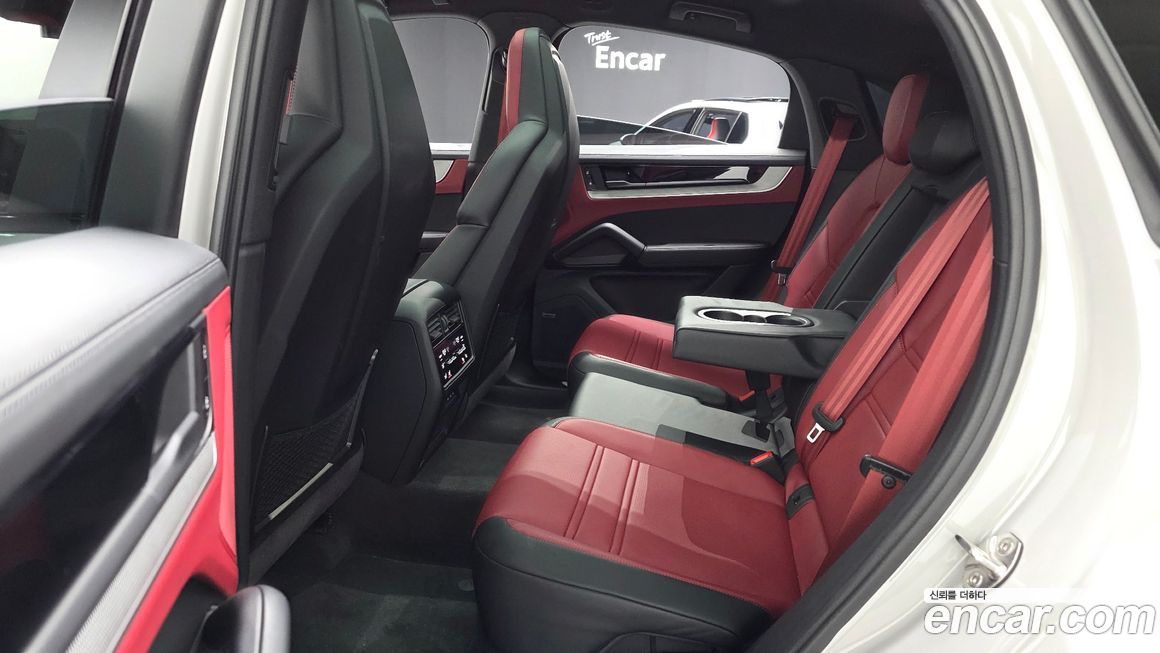 Porsche Cayenne 2025