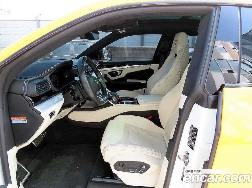 Lamborghini Urus 2021