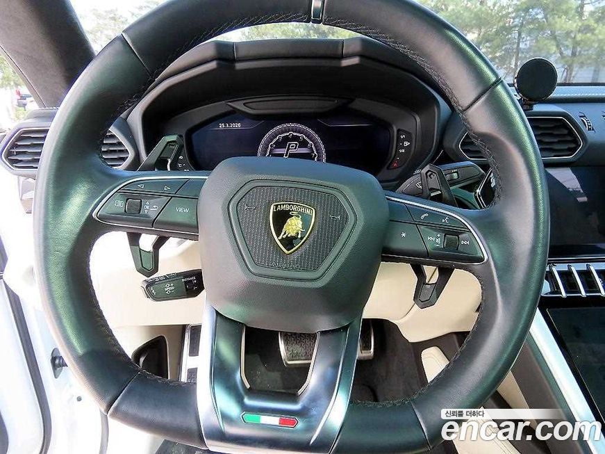 Lamborghini Urus 2021