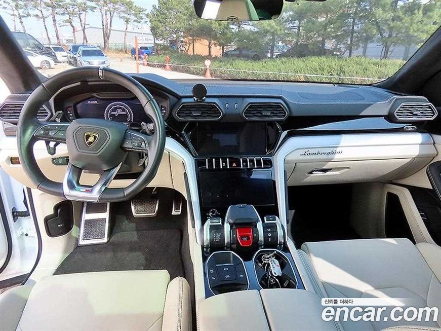 Lamborghini Urus 2021