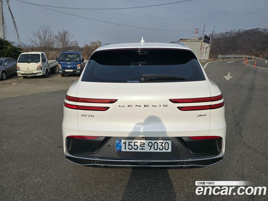 Genesis GV70 2025
