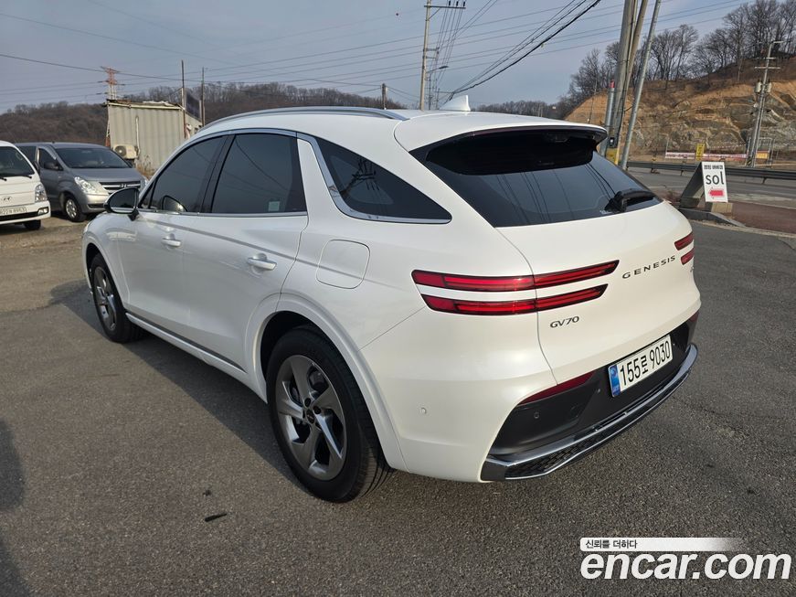 Genesis GV70 2025