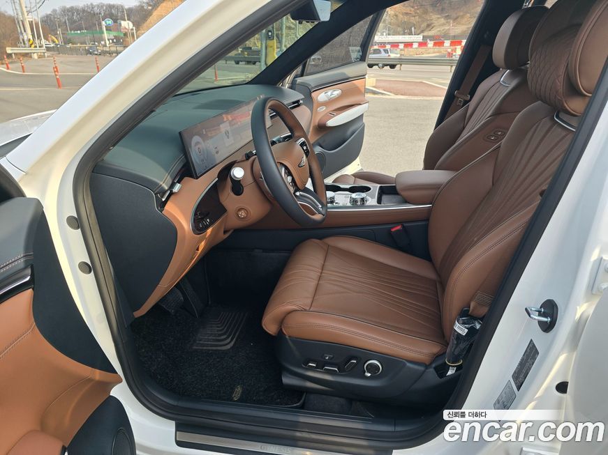 Genesis GV70 2025