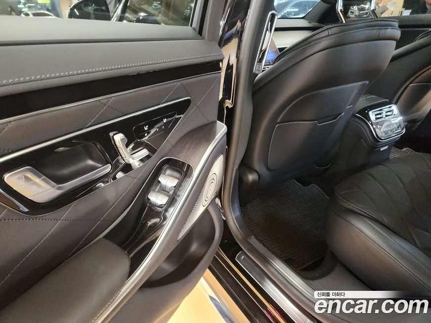 Mercedes-Benz S-Class 2021