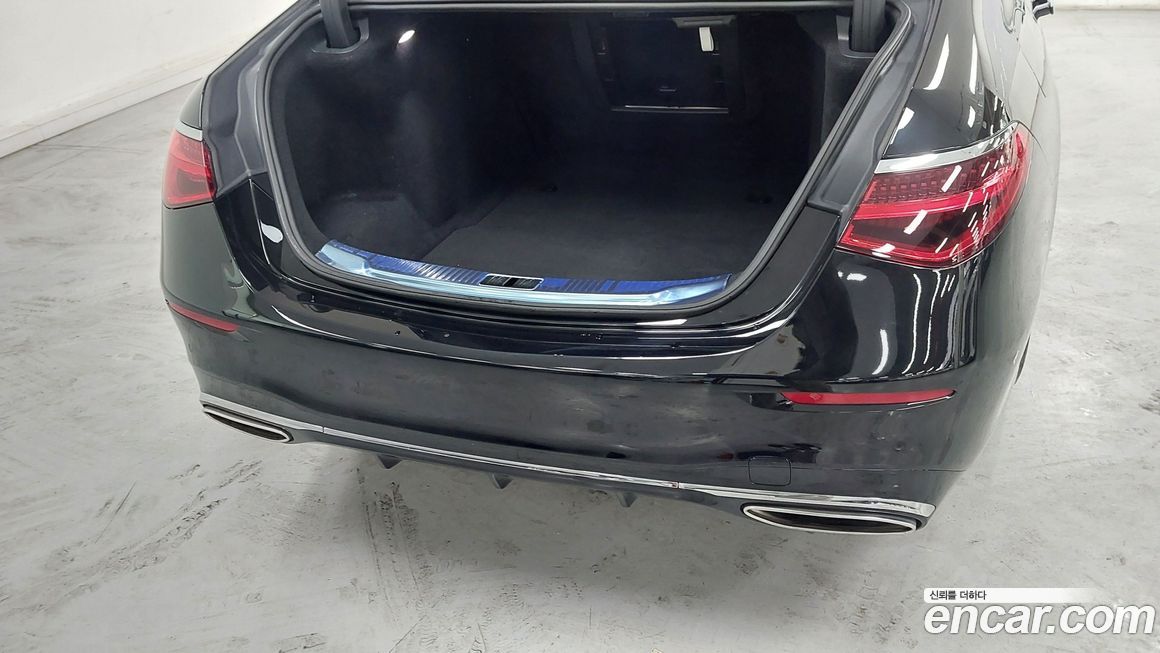 Mercedes-Benz S-Class 2024